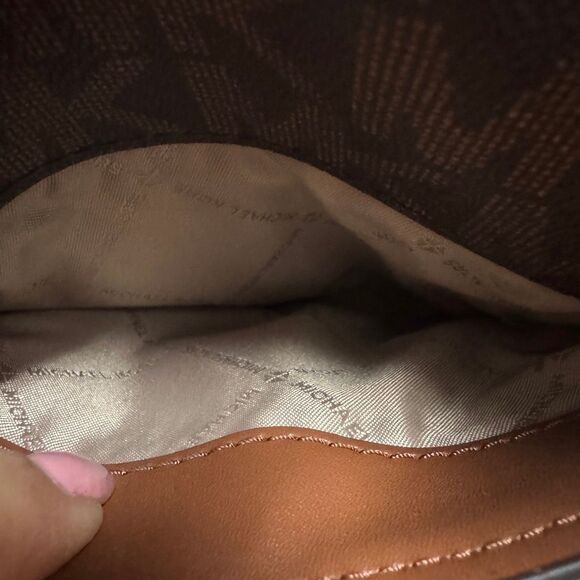 Michael Kors Samira Medium Chain Bucket Messenger Bag - Picture 4 of 9